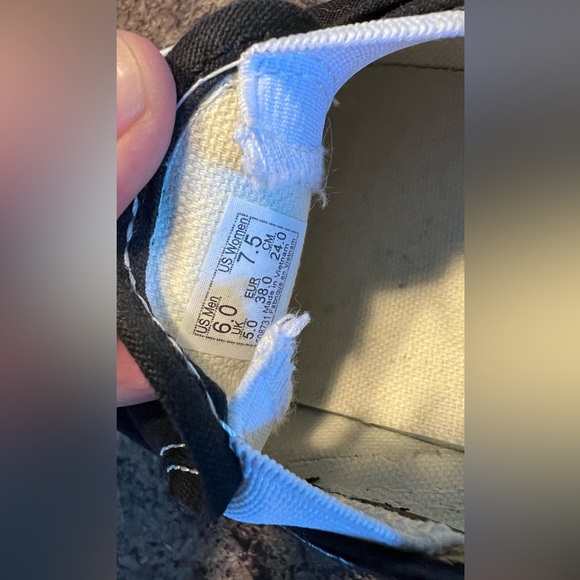 Women’s Vans - Picture 4 of 12